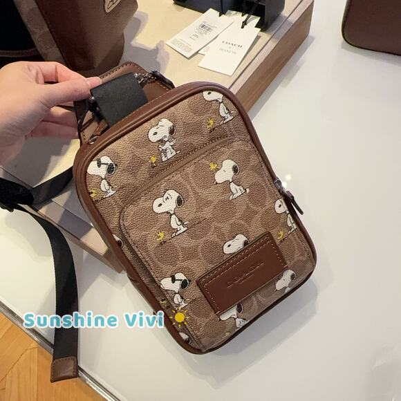 NWT Coach X Peanuts Racer Sling Pack in Signature Canvas With Snoopy Print CBK47 - Picture 5 of 10